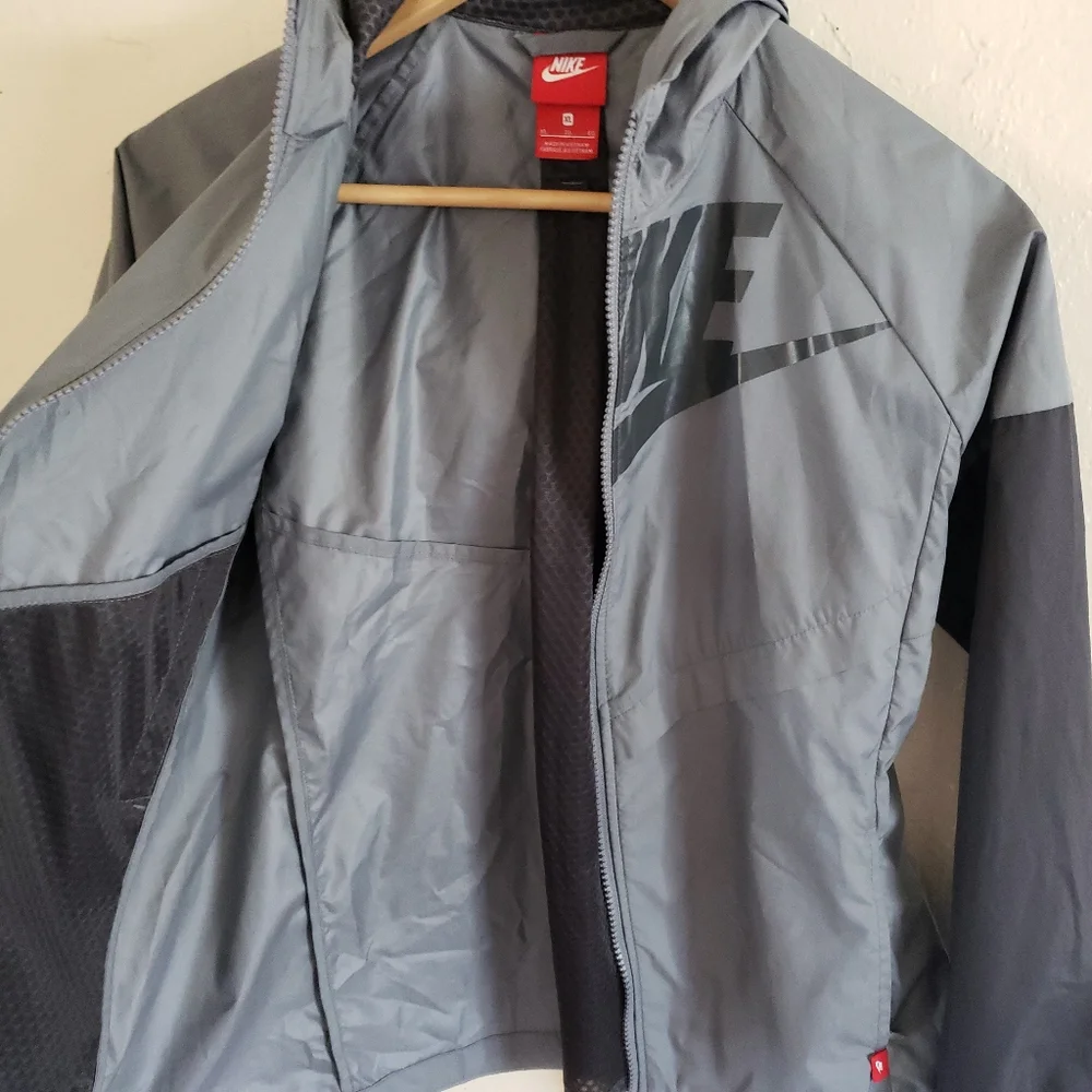 🧥 Nike Sportswear Windbreaker Kids Unisex Jacket - Picture 4 of 9